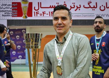 محمد کشاورز، سرمربی تیم فوتسال گیتی&zwnj;پسند..