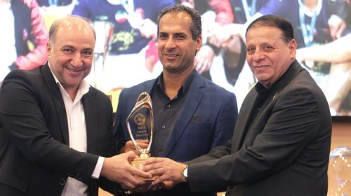 عراقی&zwnj;زاده.. دریافت تندیس بهترین تیم فوتسال 1404